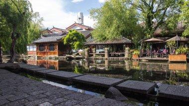 小米集团-W(01810.HK)1月25日耗资9640万港元回购700万股