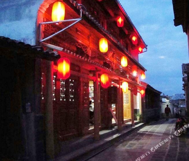 甜美奥莉吃甜点